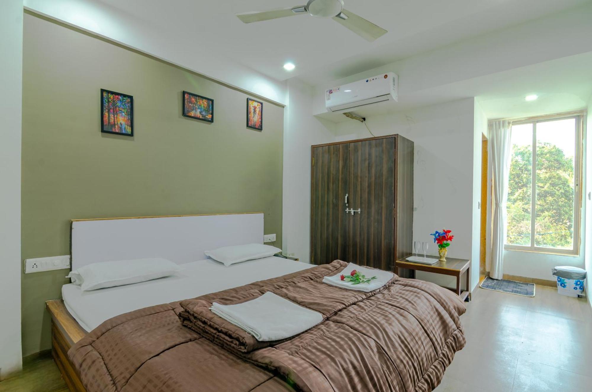 White House Beach Resort, Nagaon Exterior photo