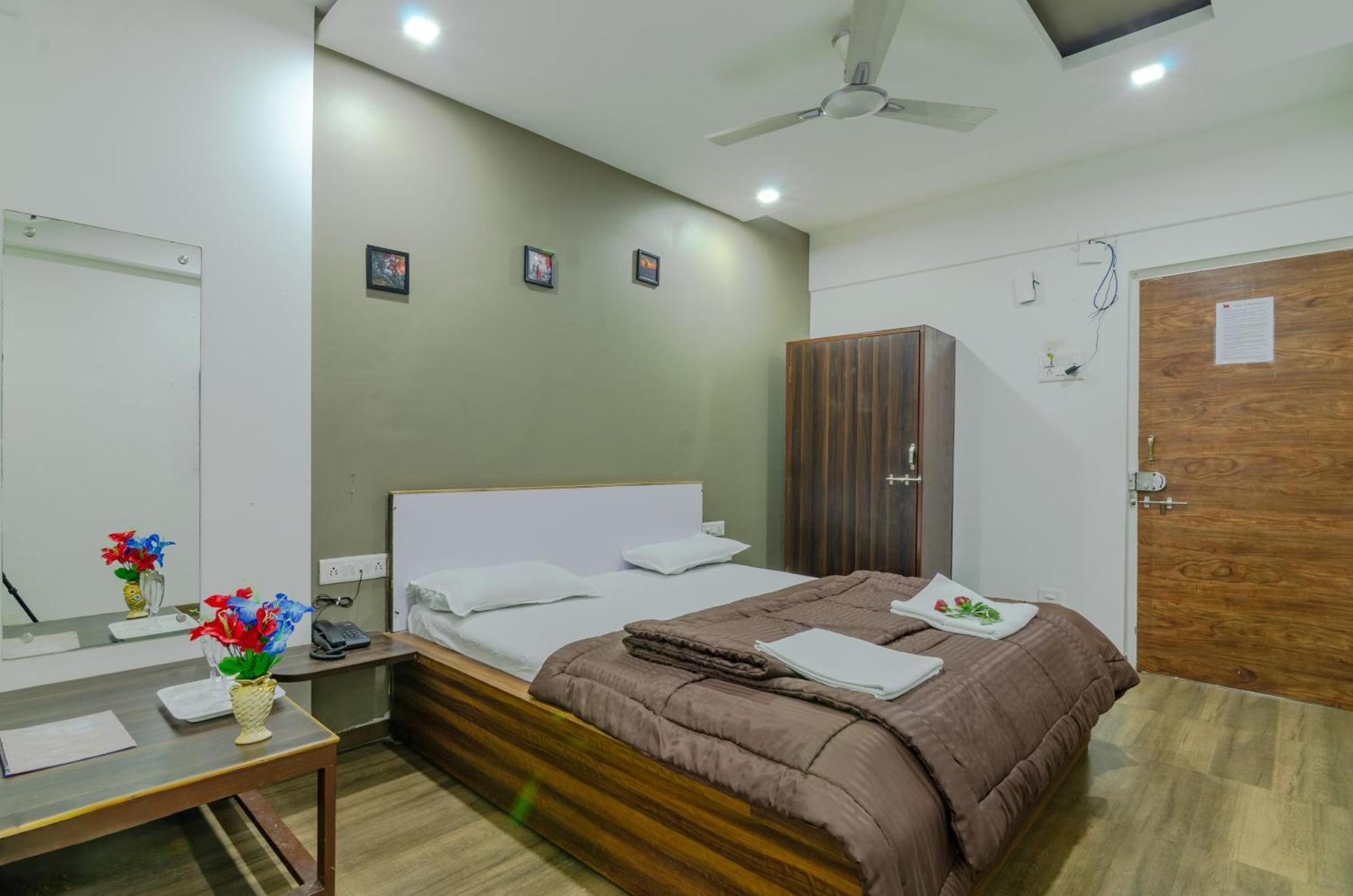 White House Beach Resort, Nagaon Exterior photo