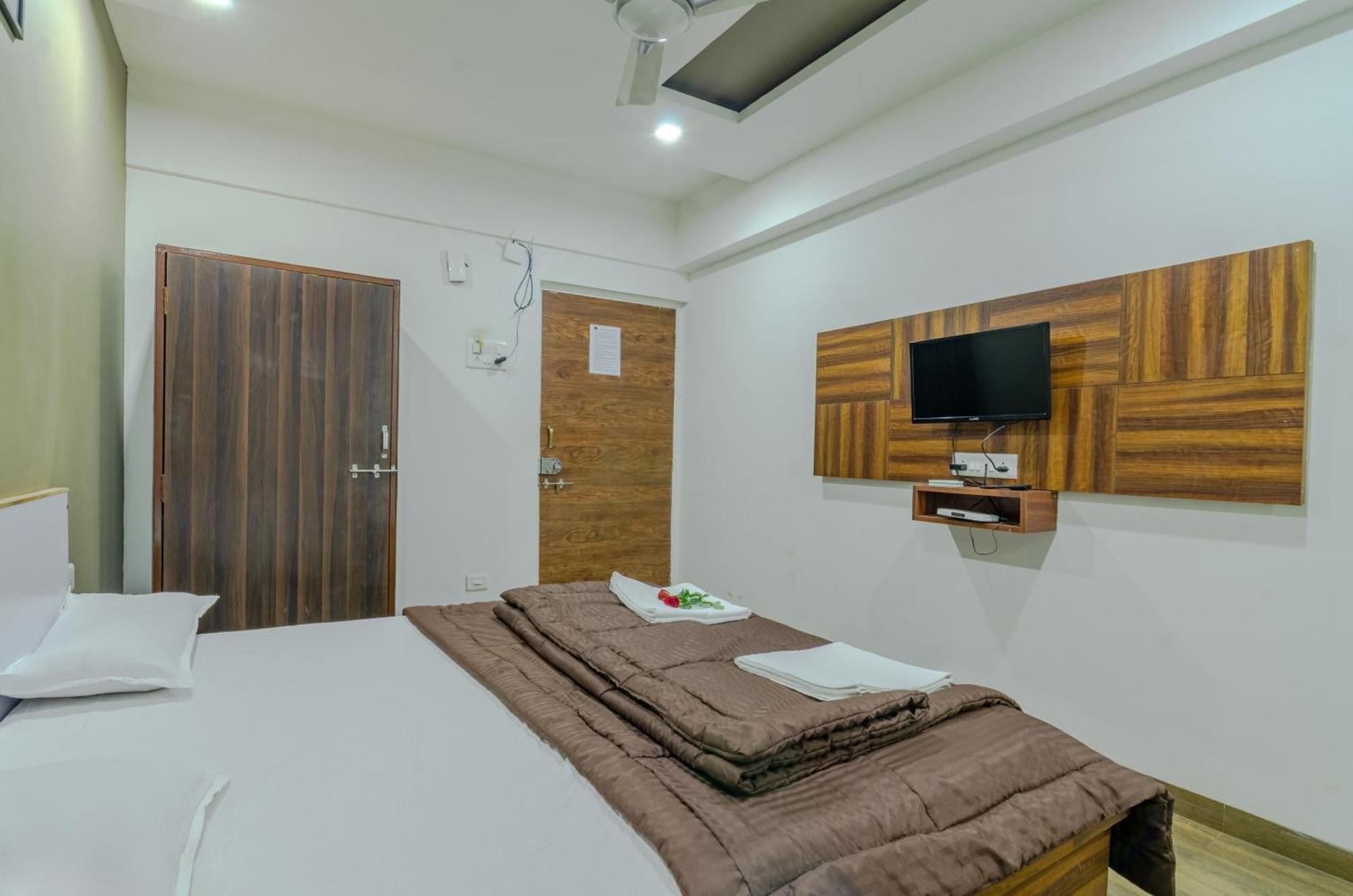 White House Beach Resort, Nagaon Exterior photo