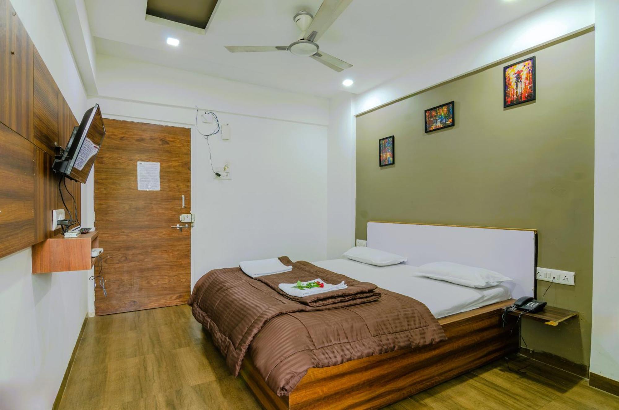 White House Beach Resort, Nagaon Exterior photo