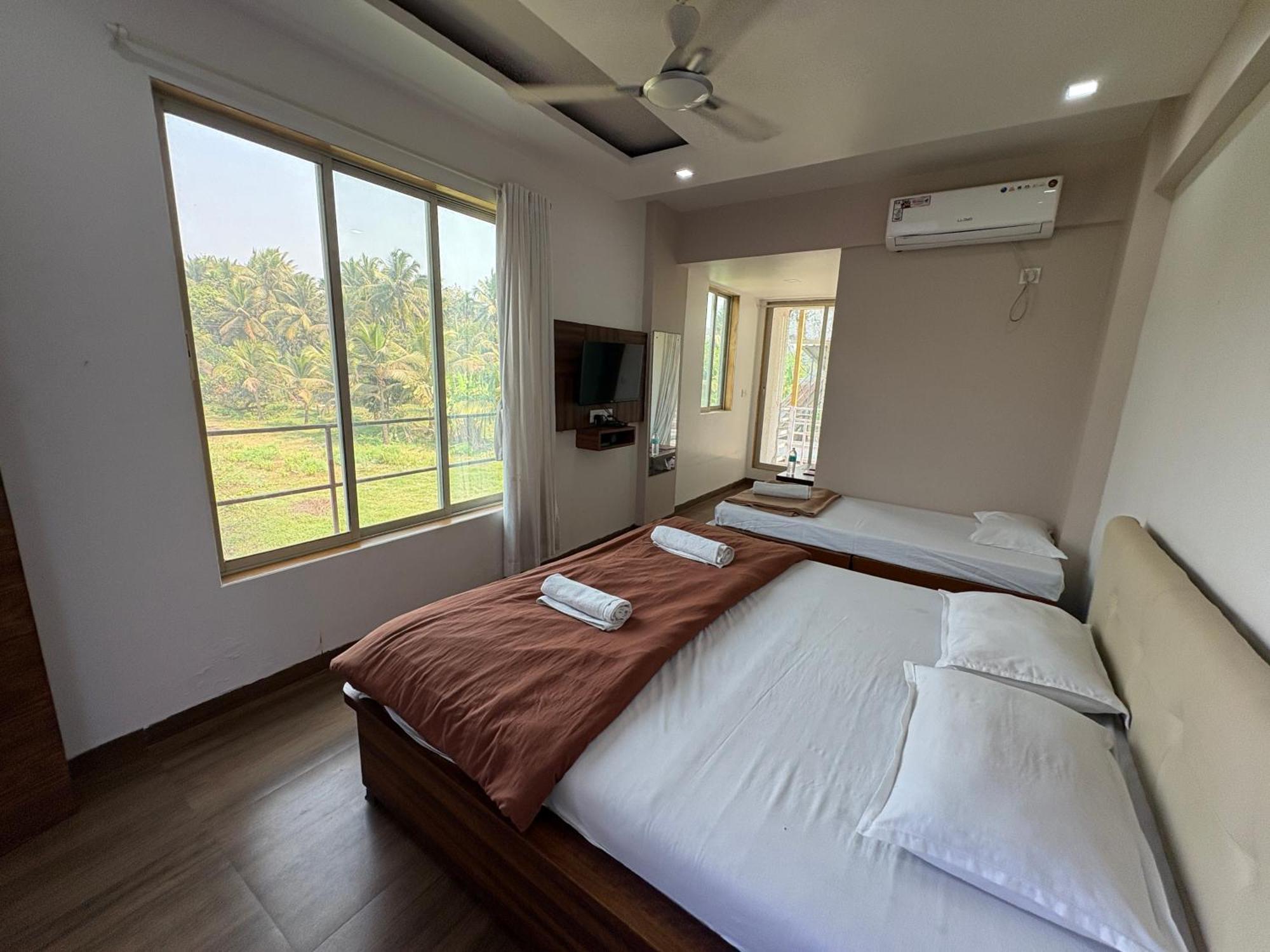 White House Beach Resort, Nagaon Exterior photo